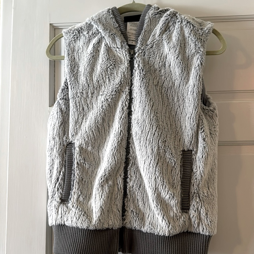Patagonia lightweight furry vest, icy gray, Women’s Small